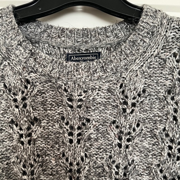 Abercrombie & Fitch Grey Cable Knit Sweater - Size Small - Picture 1 of 4
